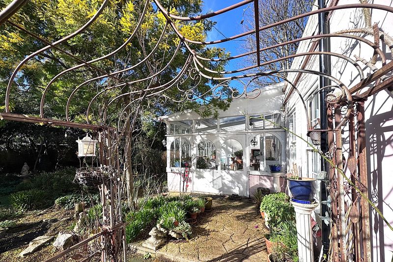 2a Preston Park Avenue